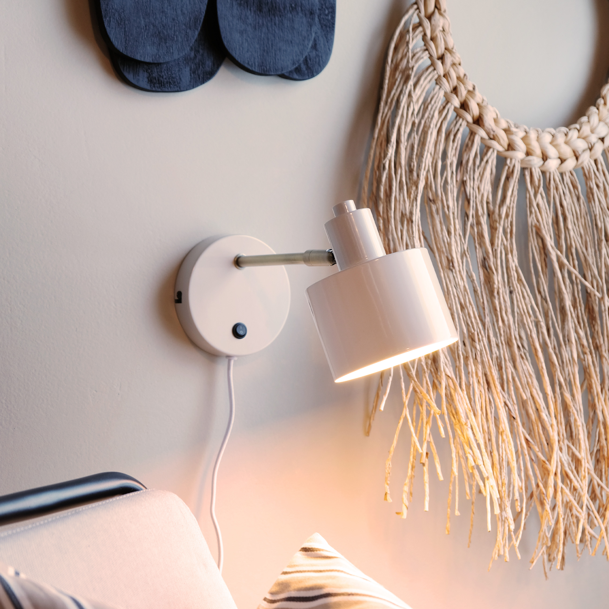 5704709072157 Dyberg Larsen  Ocean beige væglampe Lamper,Væglamper,Væglamper 89200006740 7215