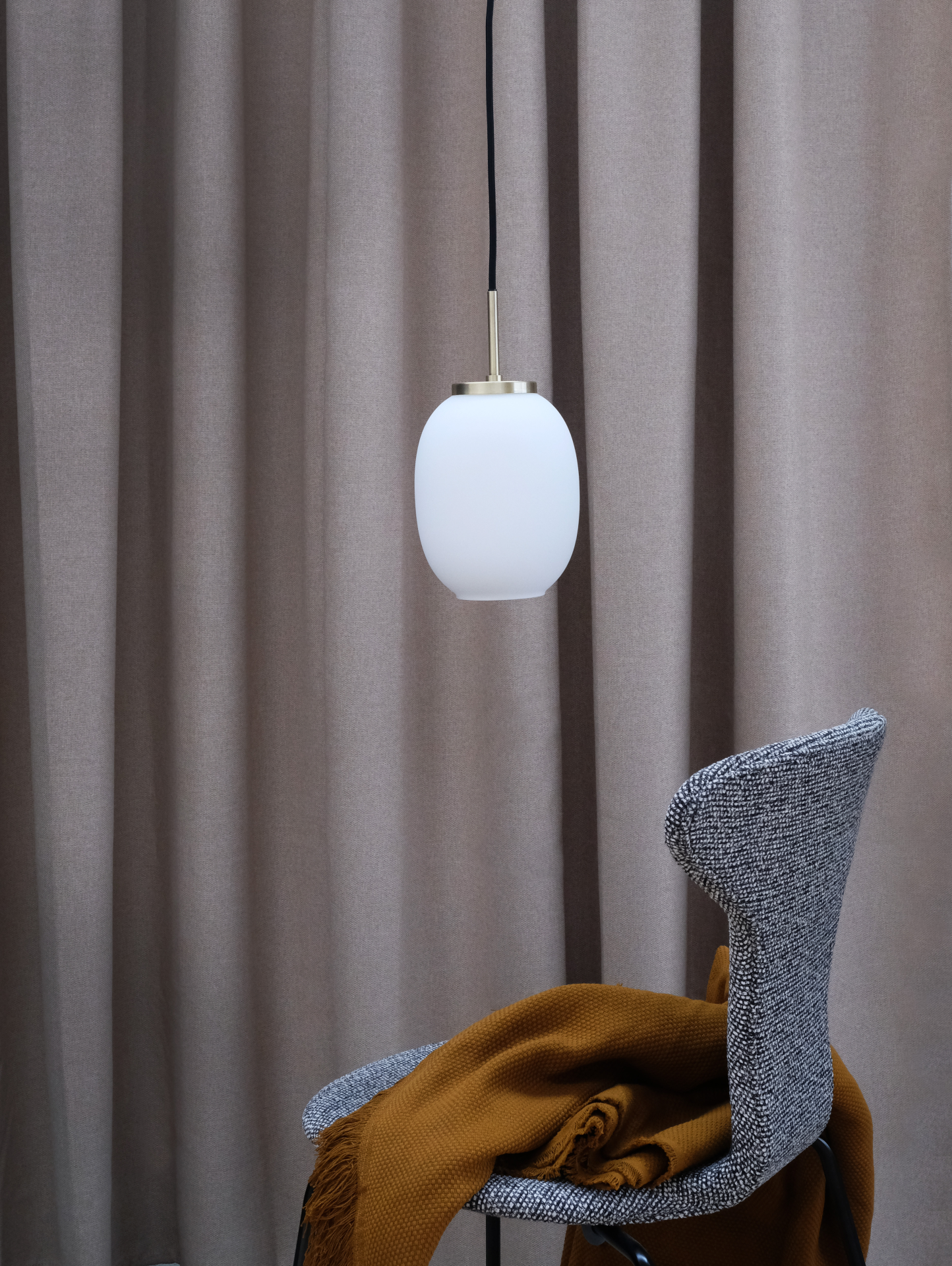 5704709080954 Dyberg Larsen DL39 Ø25 opal/messing 8095 - Pendel Lamper,Pendler-/ Hængelamper,Pendler/Hængelamper 89200002910 DL39 Ø25 opal/messing 8095