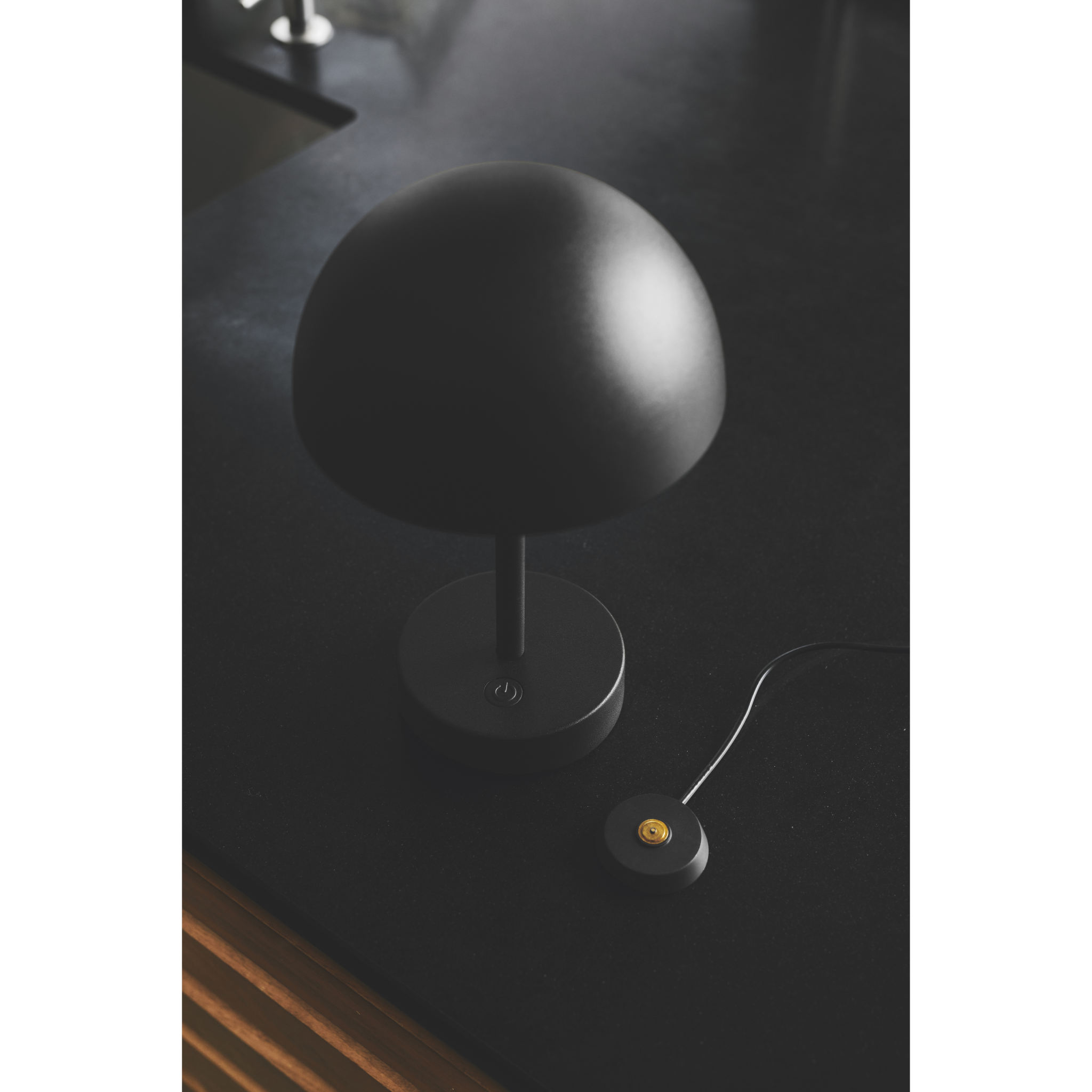 5704924017483 Nordlux Ellen To-Go sort - Bordlampe portable Lamper,Bordlamper,Trådløse bordlamper 87100011600 2418015003
