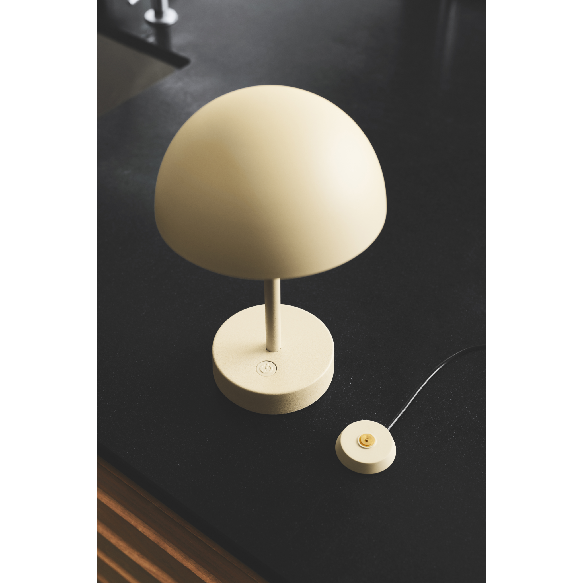 5704924017490 Nordlux Ellen To-Go beige - Bordlampe portable Lamper,Bordlamper,Trådløse bordlamper 87100011610 2418015009
