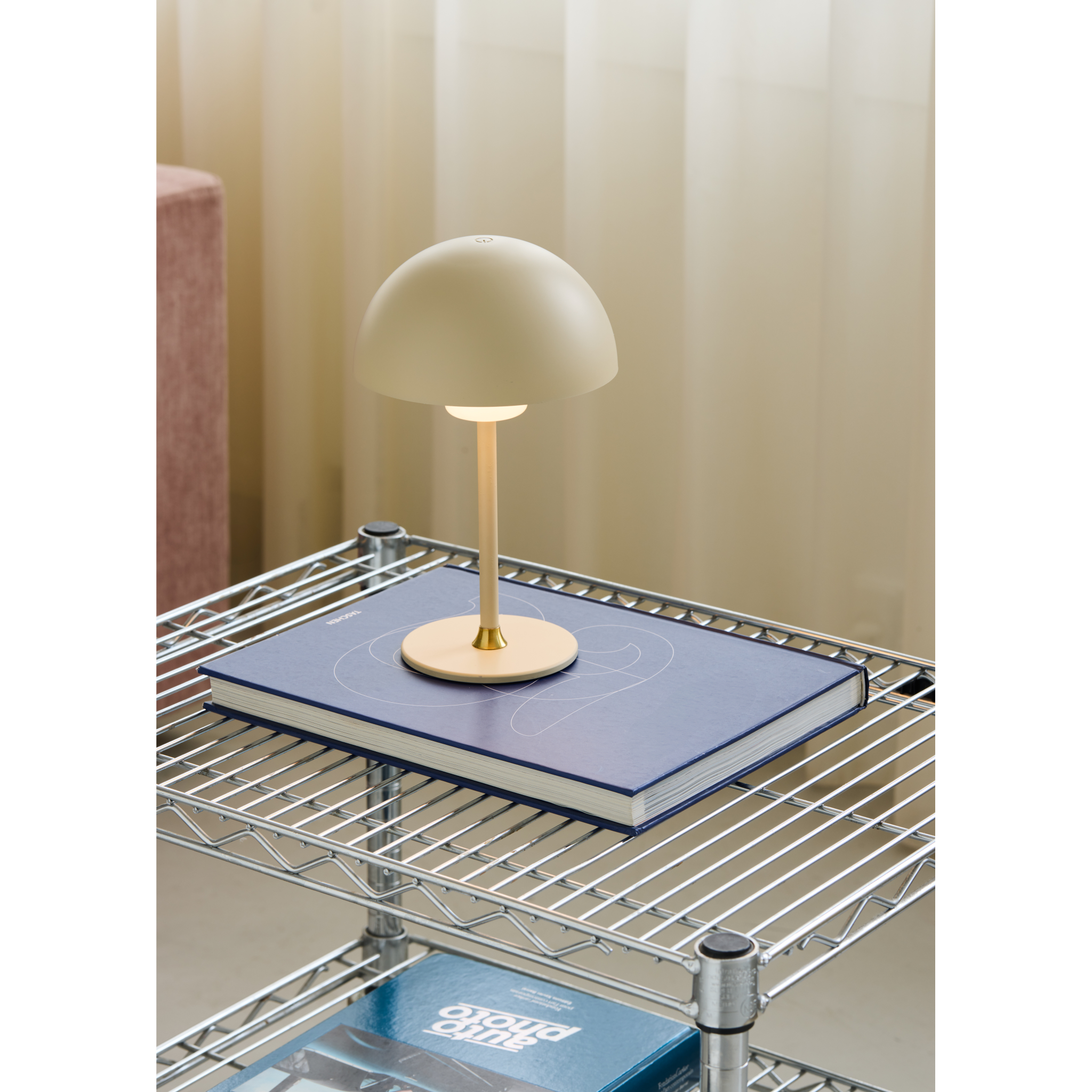 5705639747597 Halo Design Moon Light Creme portable bordlampe Lamper,Bordlamper,Trådløse bordlamper 84500012210 747597