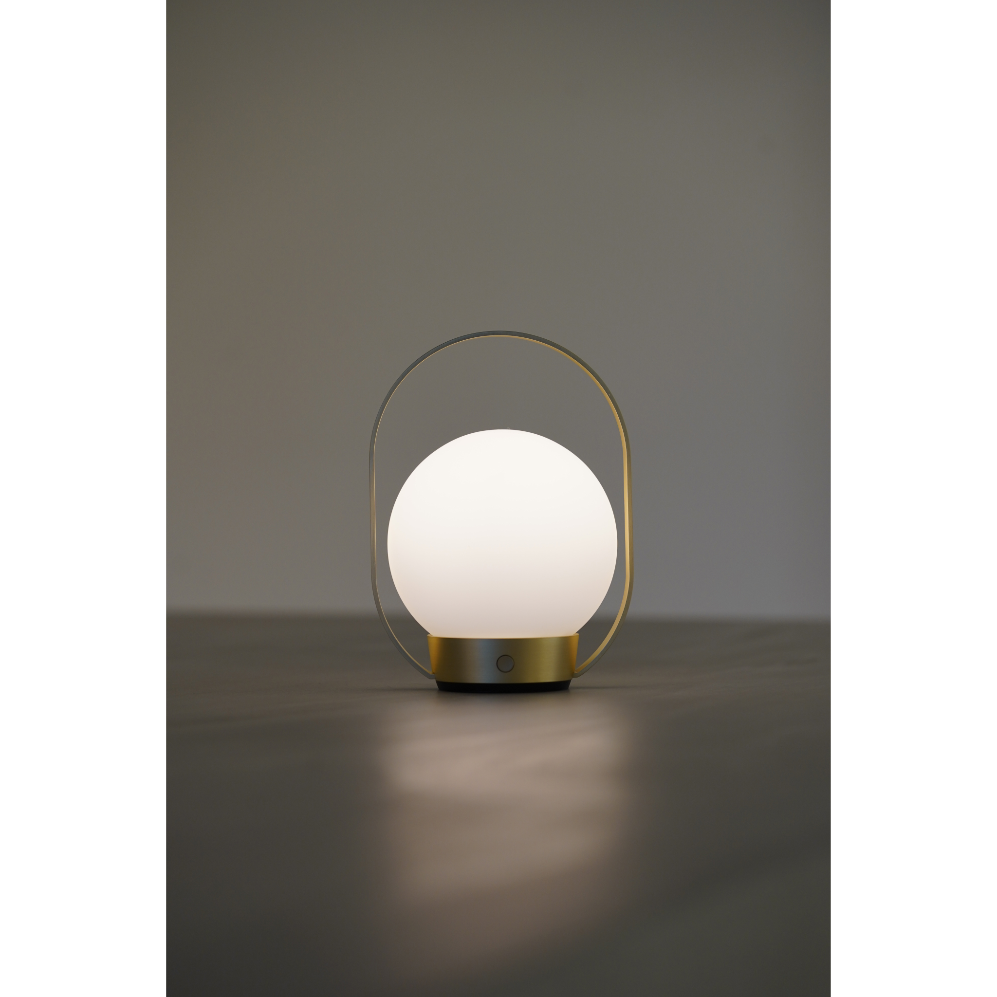 5706872056095 ANTIDARK Palla T1 brass portable bordlampe Lamper,Bordlamper,Trådløse bordlamper 90400002880 2-399-1-4