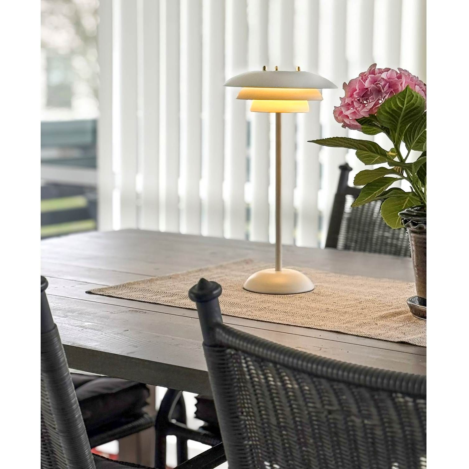 7041661282902 Aneta Epsilon hvid portable lampe Lamper,Bordlamper,Trådløse bordlamper 2190012480 149474