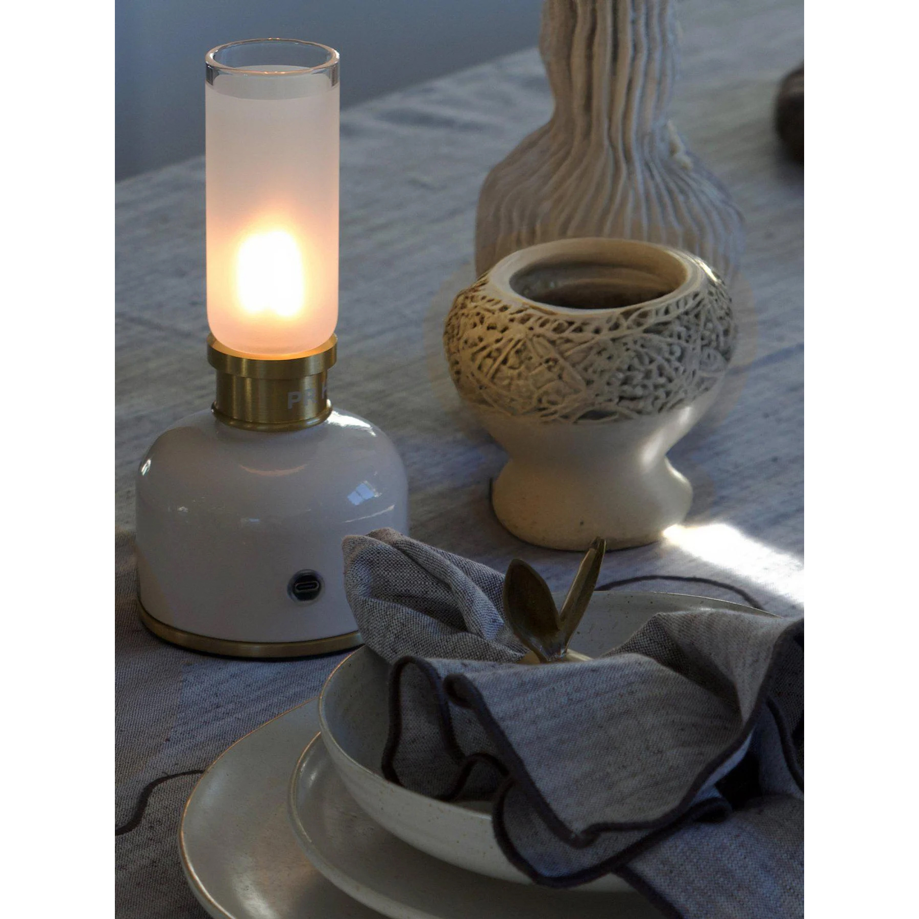 7330976147823 PR Home Frida hvid portable lampe Lamper,Bordlamper,Trådløse bordlamper 2190014939 Frida