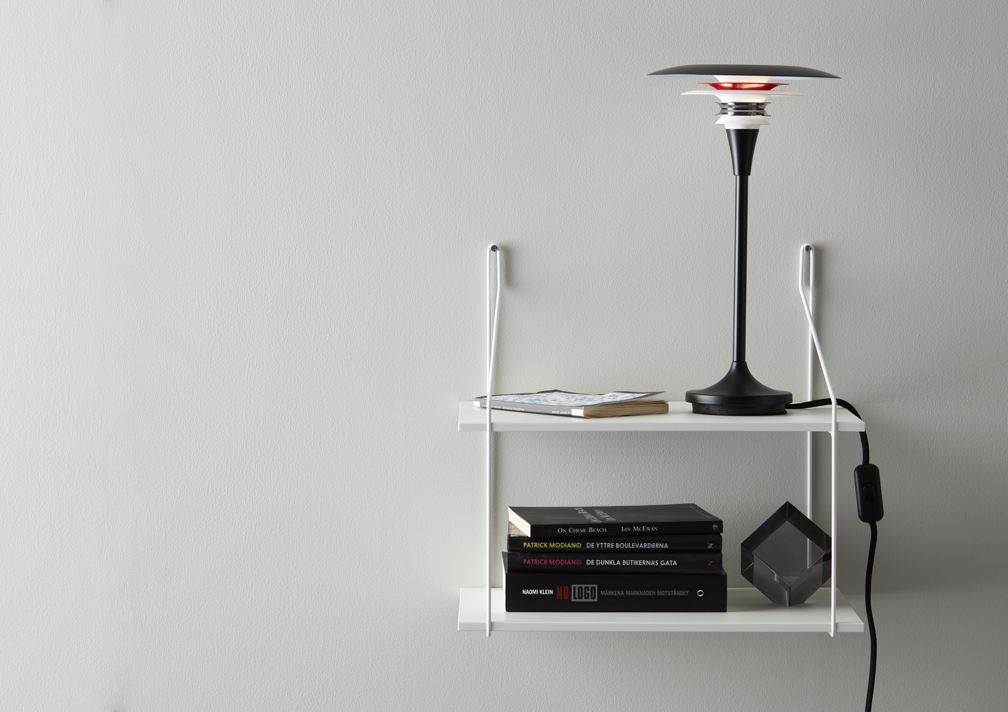 7391534081973 Belid Diablo 4369 Ø20 sort/rød - Bordlampe Lamper,Bordlamper,Bordlamper 82400003530 Diablo 4369 Ø20 sort/rød