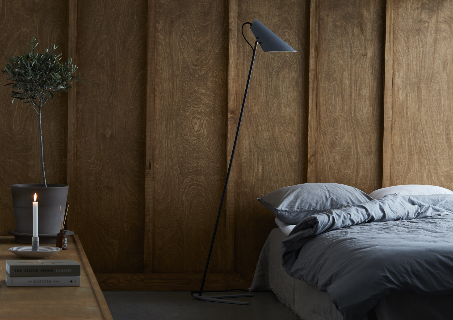 7391534098346 Belid Vincent sort/beton 3134 - Gulvlampe Lamper,Gulvlamper,Gulvlamper 82400006070 Vincent sort/beton 3134