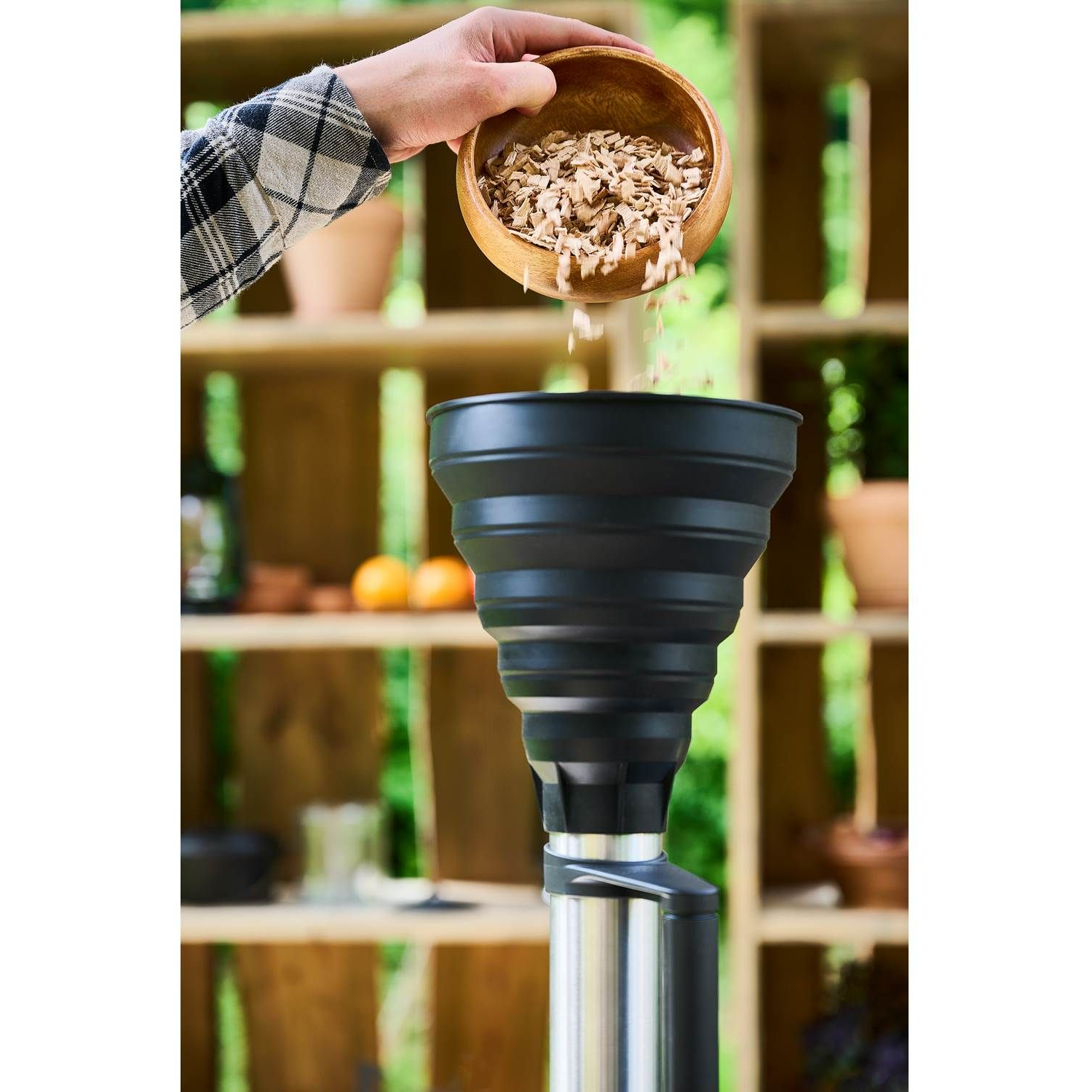 7611984043896 OutdoorChef Tragt til Rygespåner - Påfyldningstragt Hus & Have,Udeliv,Grill tilbehør 2190008249