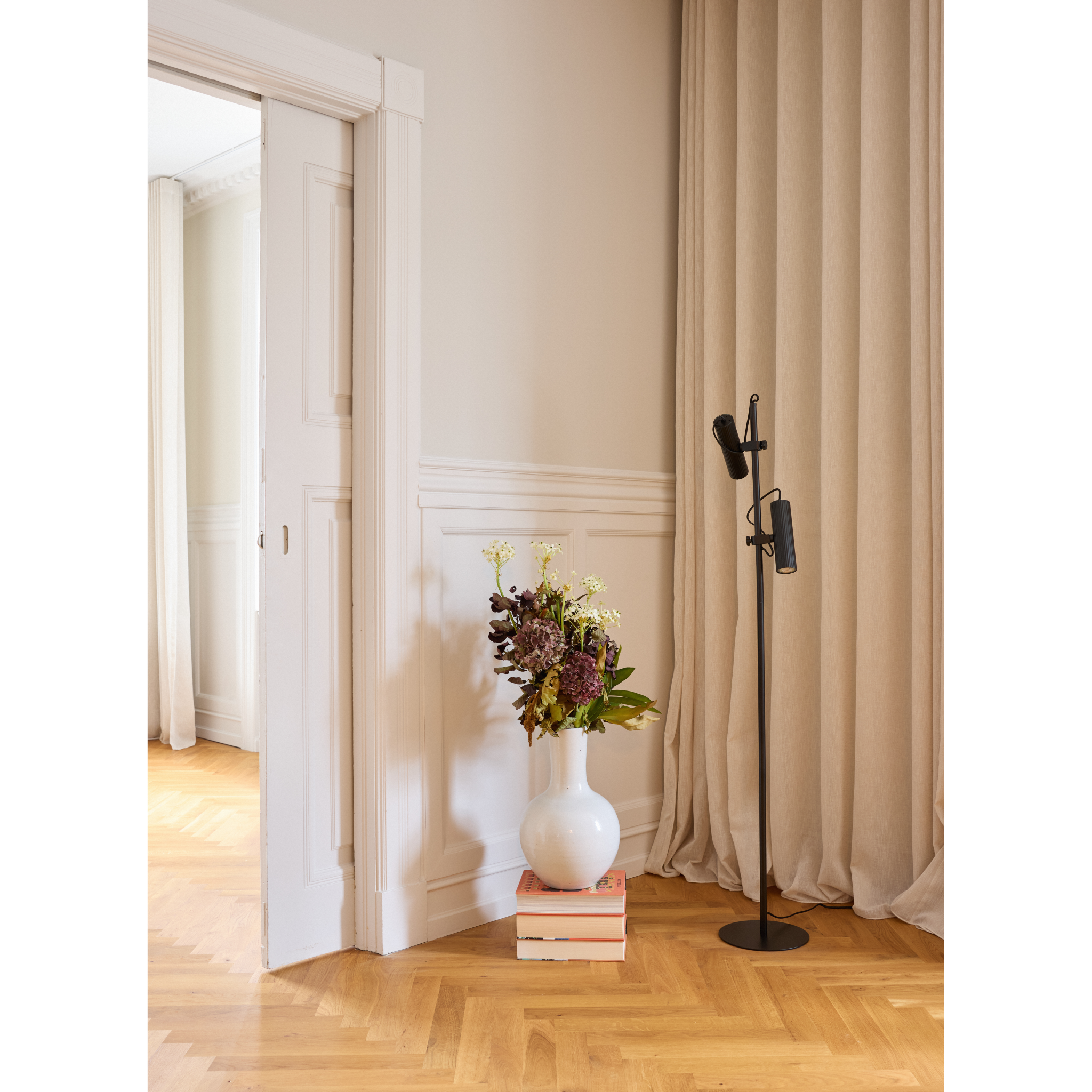 4058075838567 LEDVANCE Decor Drums sort gulvlampe Lamper,Gulvlamper,Gulvlamper 77600000270 Decor Drums