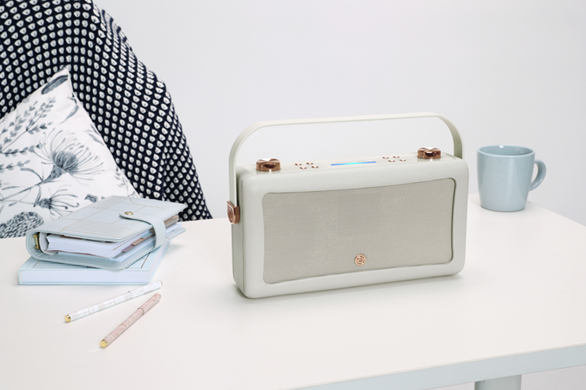 5060470535254 VQ Hepburn Voice Speaker, grå/kobber - Smart højttaler TV & HIFI,Trådløs lyd,Multiroom højttalere 22900002670 VQ-HEPA-GC