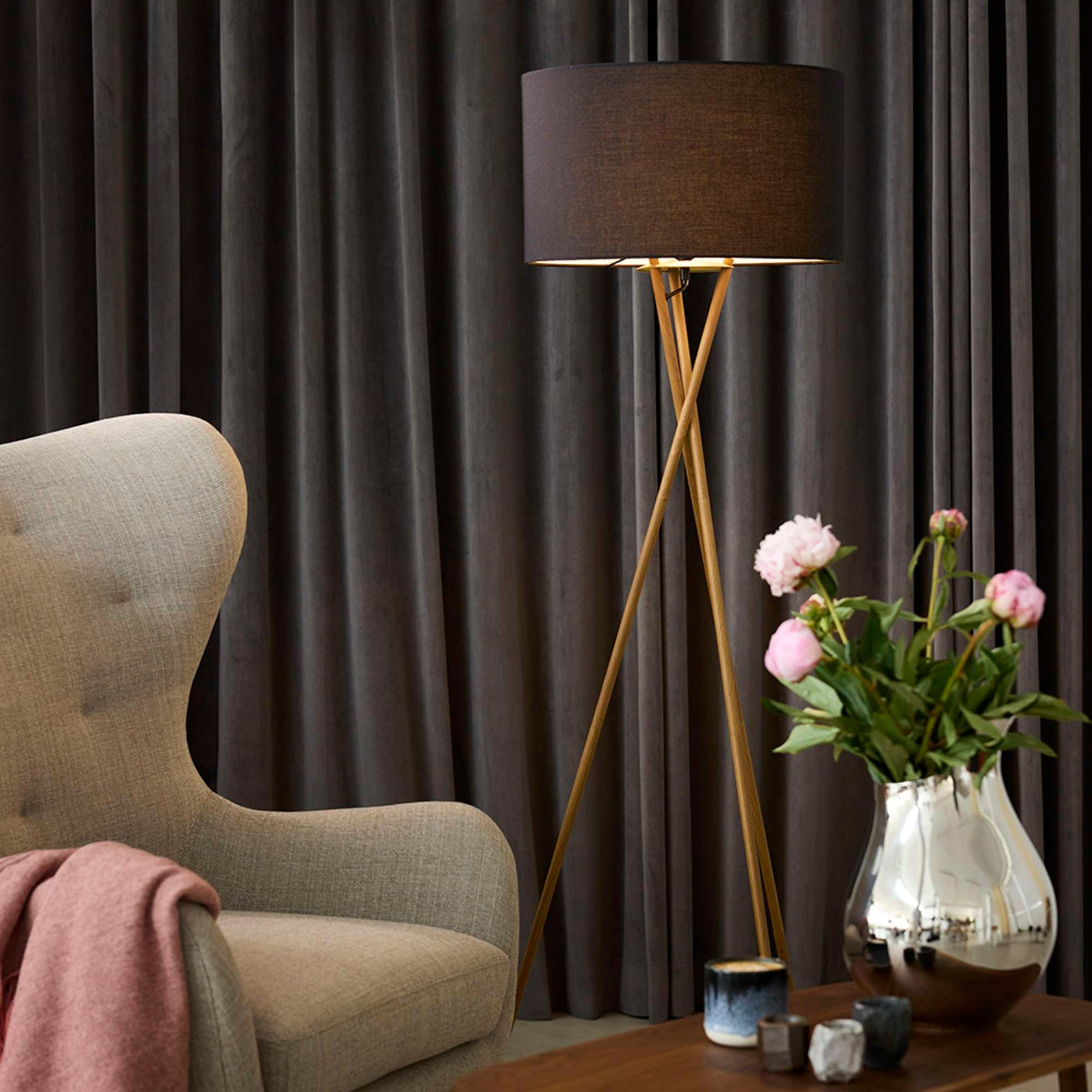 5703701308172 Nielsen Light Uptown trælook m/sort gulvlampe Lamper,Gulvlamper,Gulvlamper 80900009490 Uptown