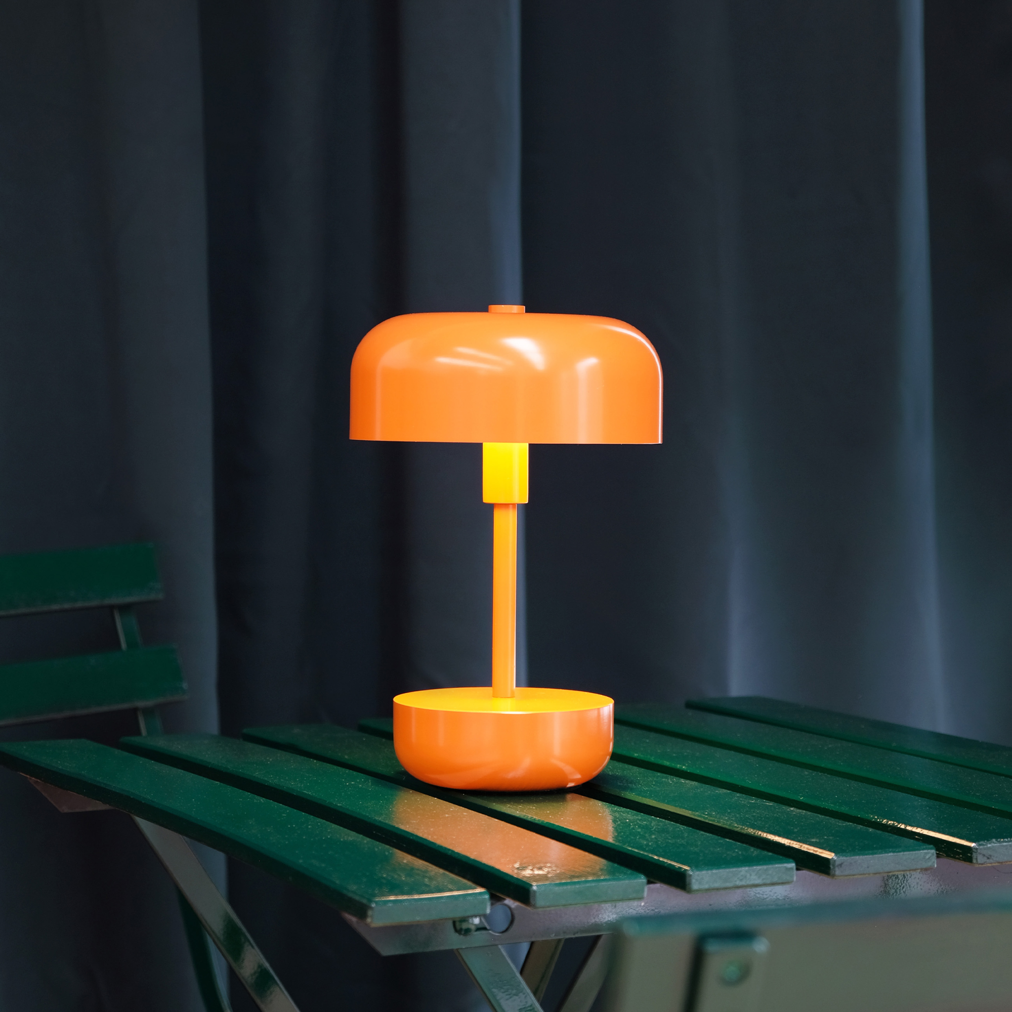 5704709072034 Dyberg Larsen Haipot LED orange - Bordlampe trådløs Lamper,Bordlamper,Trådløse bordlamper 89200005400 7203