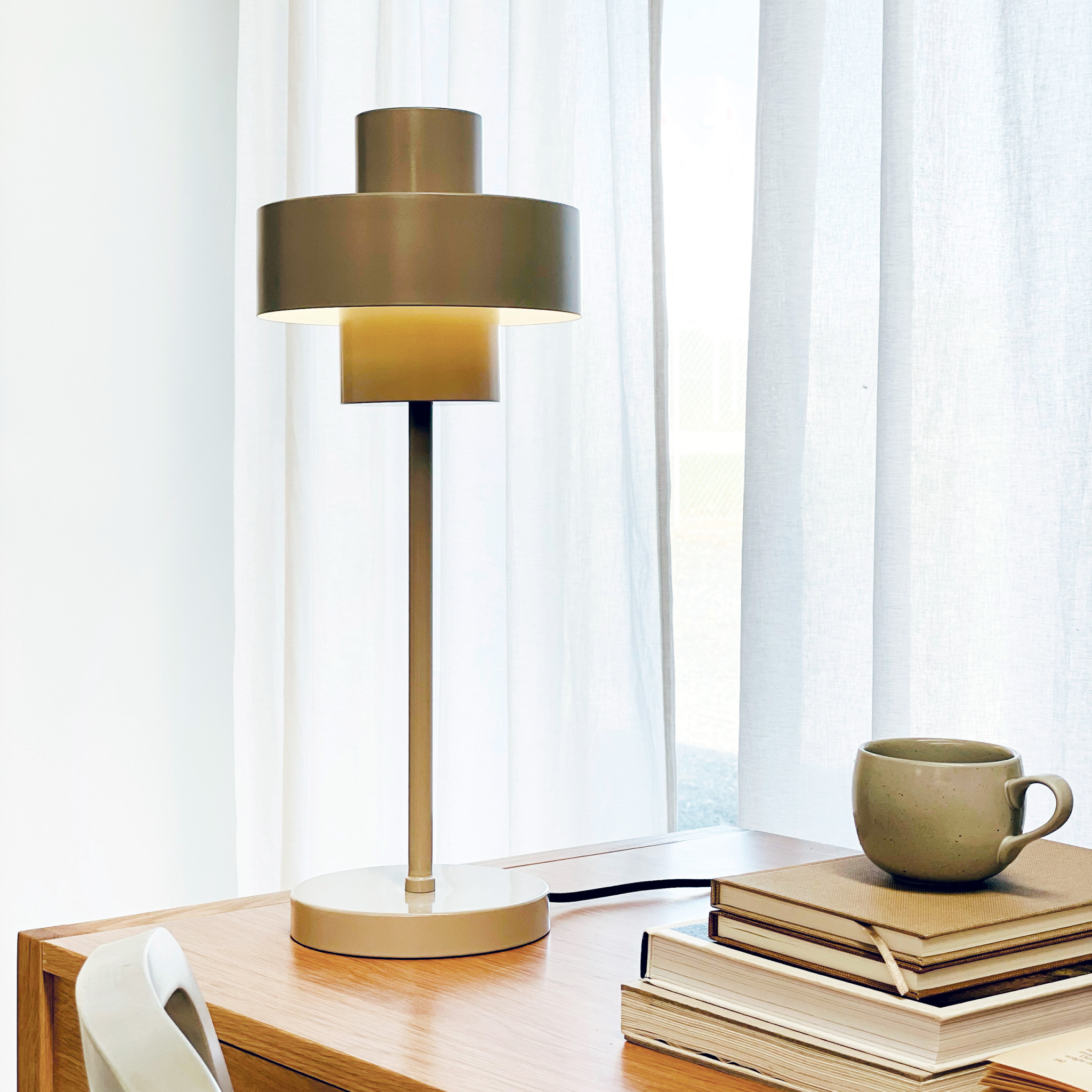 5704709091349 Dyberg Larsen  Stoke grå bordlampe Lamper,Bordlamper,Bordlamper 89200006500 9134