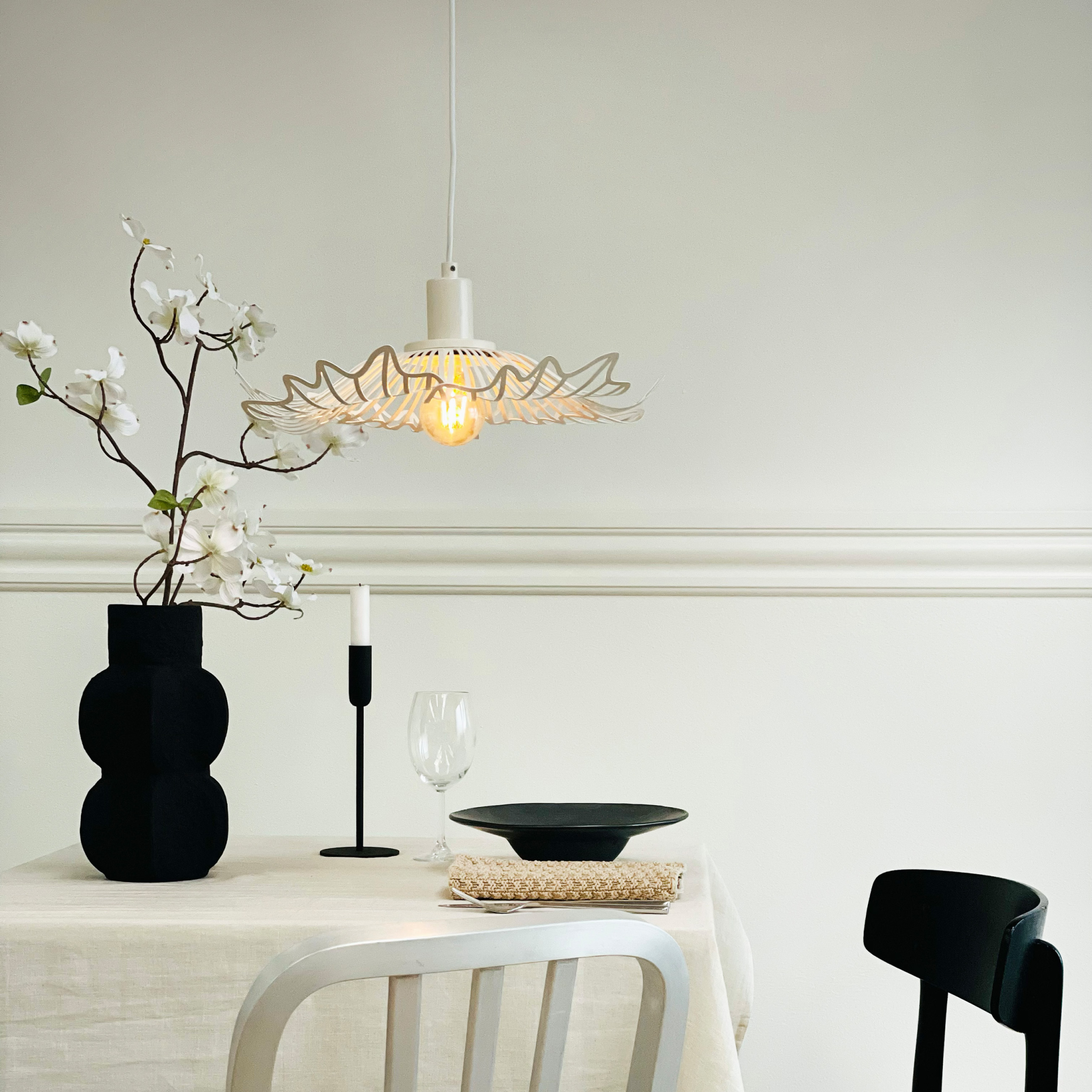 5704709092438 Dyberg Larsen Flora Small pearl white pendel Lamper,Pendler-/ Hængelamper,Pendler/Hængelamper 89200006800 9243