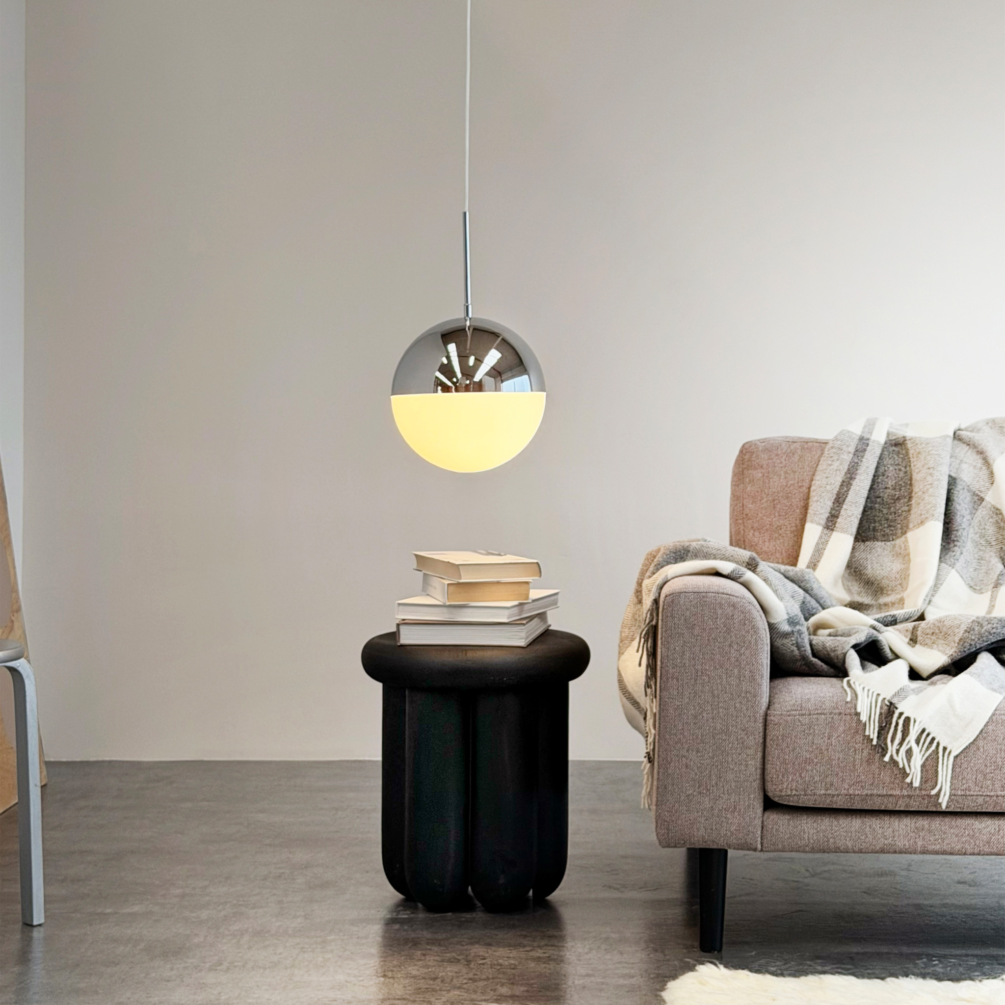 5704709094913 Dyberg Larsen Nova D25 opal/ krom pendel Lamper,Pendler-/ Hængelamper,Pendler/Hængelamper 89200080510 Nova