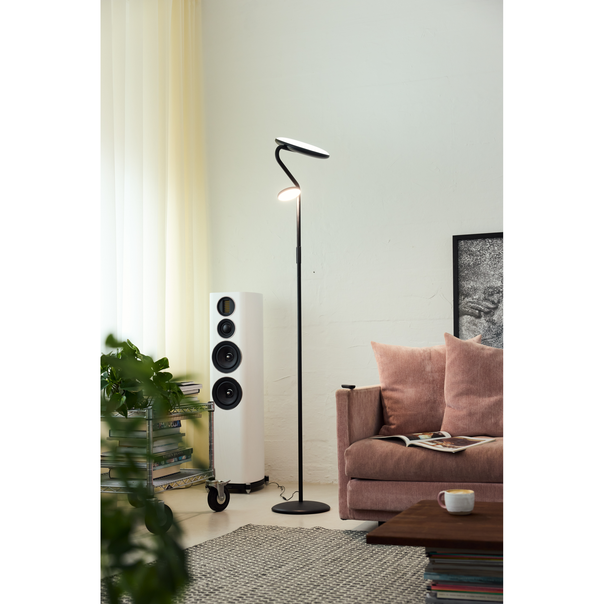 5705639746842 Halo Design Slim Uplight sort gulvlampe Lamper,Gulvlamper,Gulvlamper 84500012550 746842