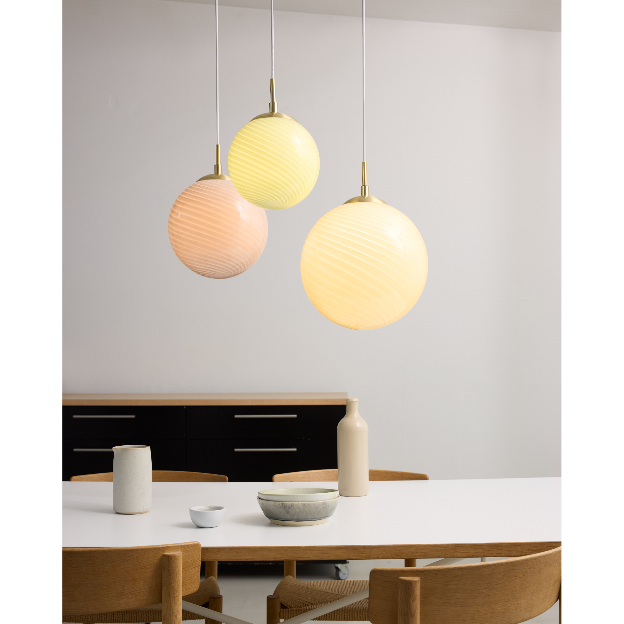 5705639748587 Halo Design Candy Ball Ø30 Cream pendel Lamper,Pendler-/ Hængelamper,Pendler/Hængelamper 84500019500 Candy Ball
