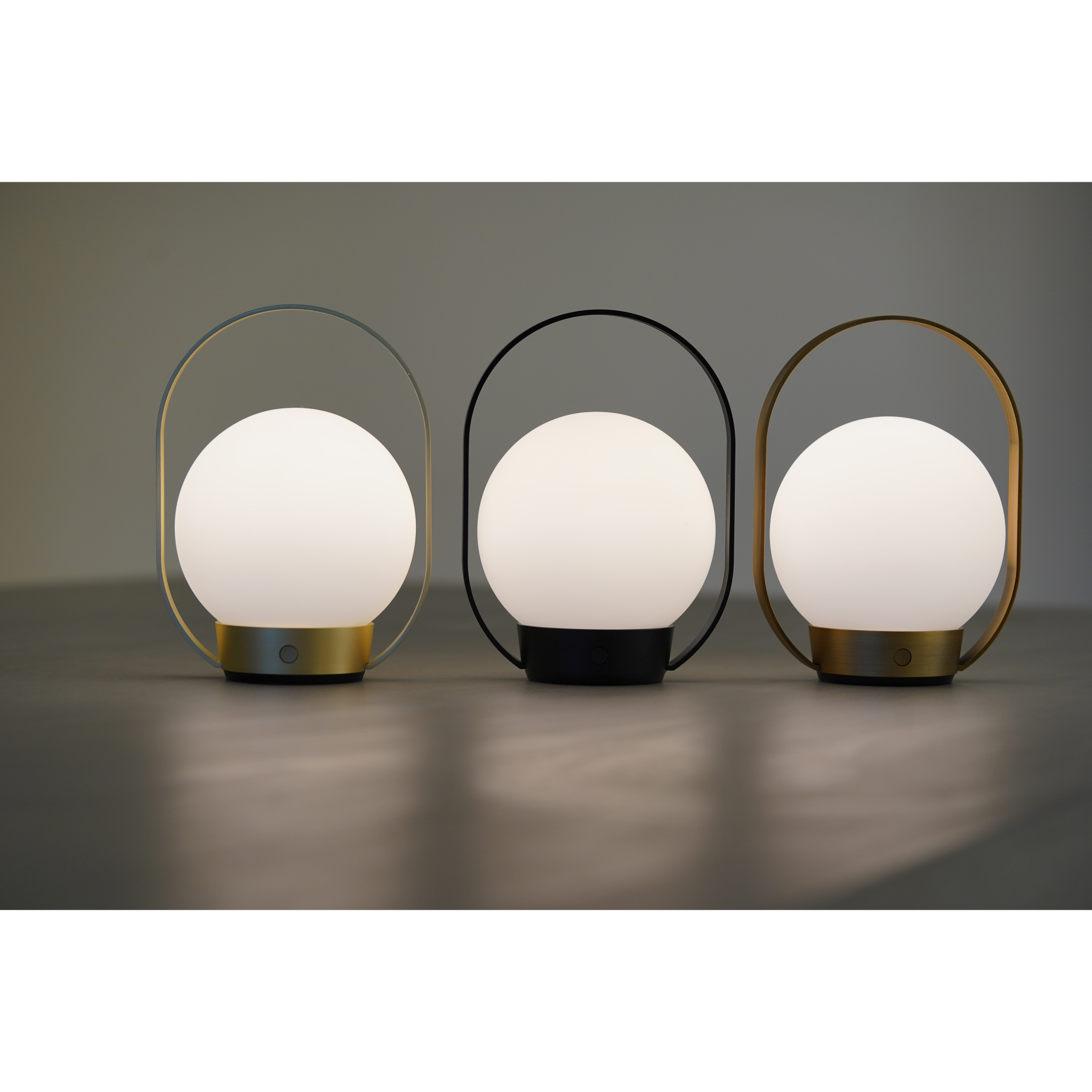 5706872056187 ANTIDARK Palla T1 burnished brass portable bordlampe Lamper,Bordlamper,Trådløse bordlamper 90400002890 2-399-1-10